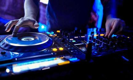 Noise in NIGHTCLUBS should be limited so millennials don't go deaf