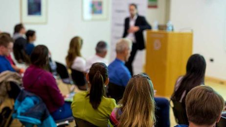 Is It Important for Med Students to Attend Live Lectures?
