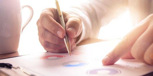 2 ways to tackle analytics. 1 credit union.