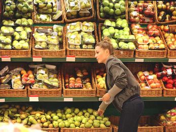 Fresh Produce at Dollar Stores Is the Same Quality as Expensive Chains