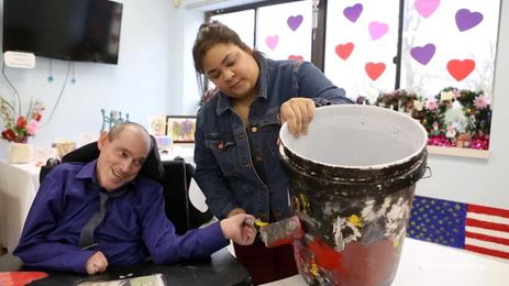 Watch: Art studio provides therapeutic relief
