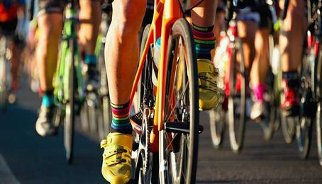 What metric determines who ‘wins’ the race to 5G?