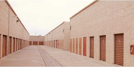 How to Make the Most of a Small Storage Unit