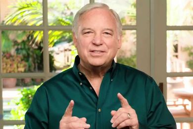 How to Help Friends Who Struggle With Self-Confidence