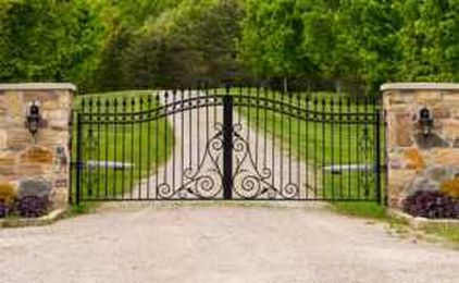Which Style of Driveway Gate is Right for Your Home?