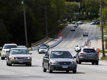 Does Elton Hills Drive need to go on a 'road diet'?