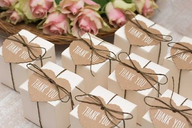 10 Wedding Favors Your Guests Will Want to Keep