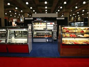 Bakery Cases To Preserve Your Baked Goods