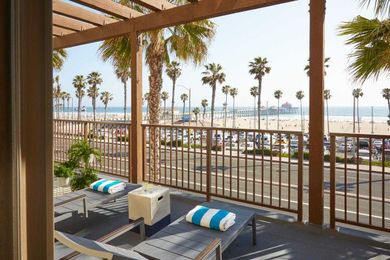 What Makes Huntington Beach Oceanfront Resorts Unique