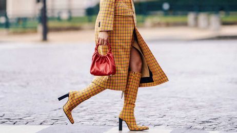 How to Match Your Shoes to Your Outfit and Not Look Old-Fashioned
