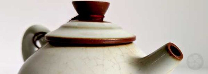 Why Does Celadon Crackle?