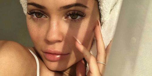 What You Need to Know Before Getting Acrylic Nails