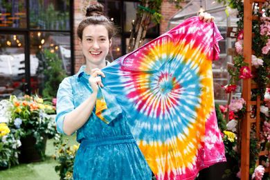 The best way to DIY a tie-dye t-shirt