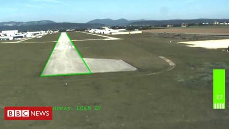 AI pilot 'sees' runway and lands automatically