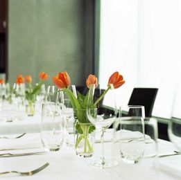 What Are 10 Important Facets of a Fine Dining Restaurant?