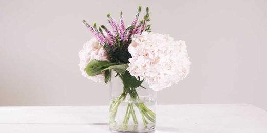 3 Foolproof Bouquets You Can Make Using Supermarket Flowers