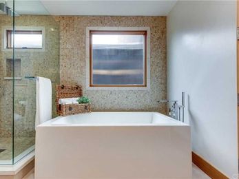 Home Pampering: Spa-like Amenities In Master Suites