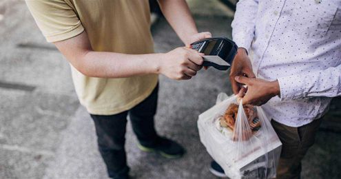 1 in 4 delivery drivers admit to tasting your food before delivering it