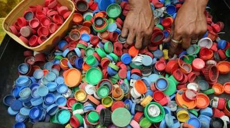 The Global Environmental Recycling Crisis: What Options Exist for Plastic Waste?