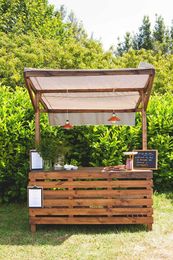 31 How to DIY a light-up outdoor bar using pallets