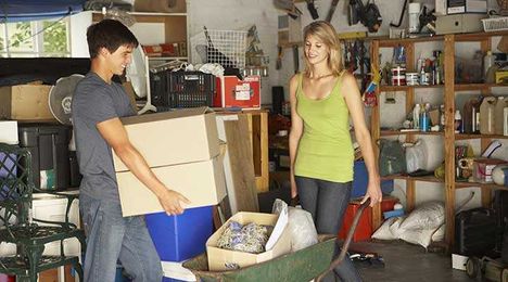 Fall Cleaning Tips: What to Declutter and Store this Season