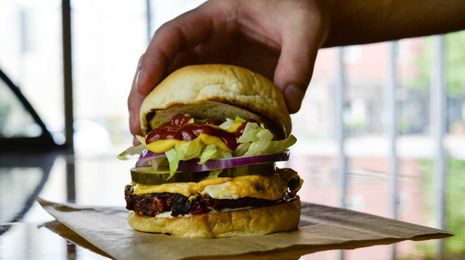 Most Iowans want 'moo' in their meat