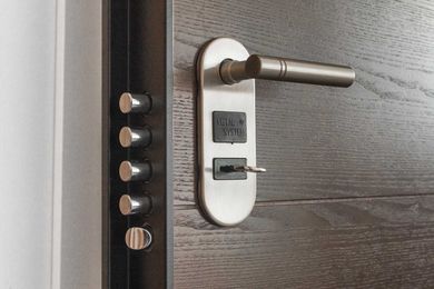 Home Owners Share Expert Tips on How to Hire a Trustworthy Locksmith