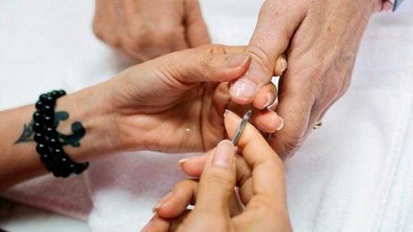 When Nail Salon Workers Organize, Customers Also Benefit