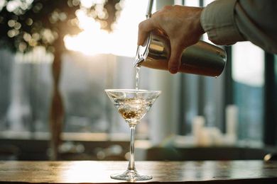 10 Stylish Cocktail Shakers for Home Bartenders