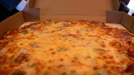 Why Is Mama's A St. Paul Staple? 'It's Not Just The Pizza'