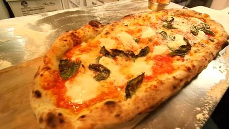 Ordering pizza? Scammers are now targeting you and your favorite pizza place