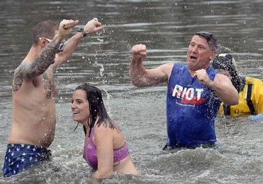 Wellington Eagles Club takes a plunge for pancreatic cancer research