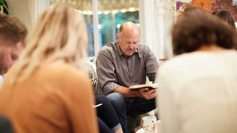 4 Ways to Do (Bible-Centered) Family Worship