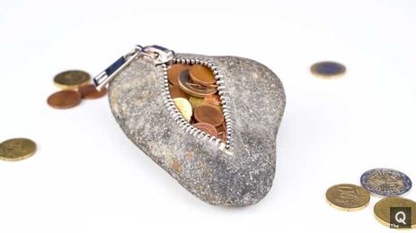 How to make a coin purse out of a rock