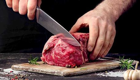 Are there antibiotics in meat? Why farmers use antibiotics to treat animals