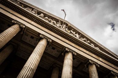 Why You Should Hire a Criminal Lawyer to Represent You in Court