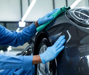 4 Signs that Your Car Needs Auto Body Painting Services