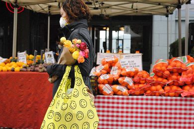 How to Support Farmers and Safely Shop at Farmers’ Markets