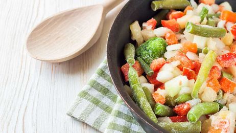 Niners Nutrition: How to Choose Healthy Frozen Meals at the Grocery Store