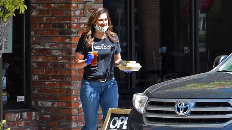 Reno, Sparks and Washoe ease rules on to-go alcohol sales by restaurants; bars remain shut