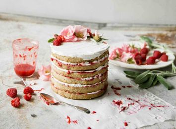 10 Bakeries That Ship Birthday Cakes Nationwide