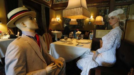 Dining with dummies? Renowned restaurant uses mannequins to fill seats