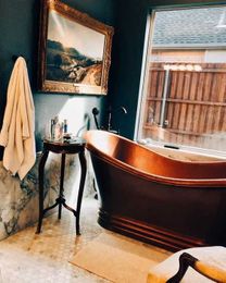 25 Copper Bathtubs That Totally Steal The Show