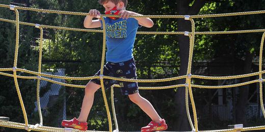 Experts weigh in on how to safely go to public parks
