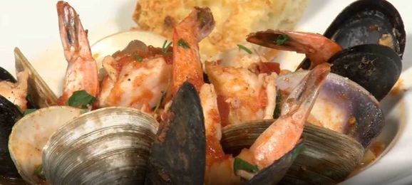 Chef Freddy shows us how to make a classic Cioppino