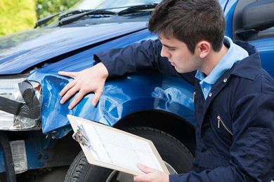 Dealing with Your Insurer When Your Car Needs Body Repairs