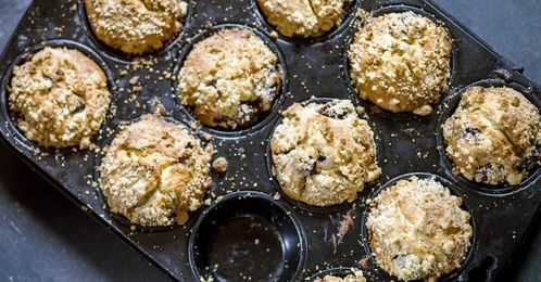 How to Clean Grimy Muffin Pans the Easy Way