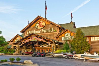 14 Things You Probably Didn’t Know About Bass Pro Shops and Wonders of Wildlife