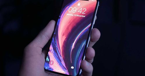 All the cool things you can do on your phone's lock screen