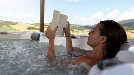 5 Benefits of Using a Hot Tub During Winter